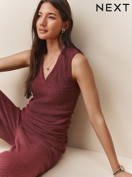 Red Sleeveless Textured V-Neck Top (W26578) | €33.50