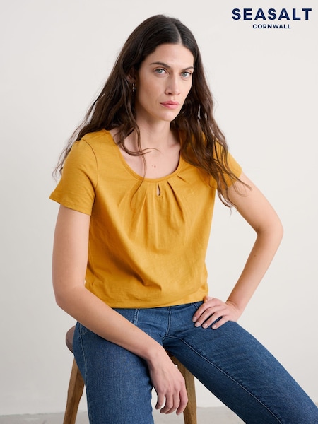 Amarillo - Seasalt Cornwall Light Pink Appletree Keyhole Detail T-Shirt (W28566) | 42 €