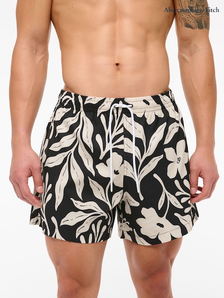 Abercrombie & Fitch Striped Swim Shorts (W29308) | €60