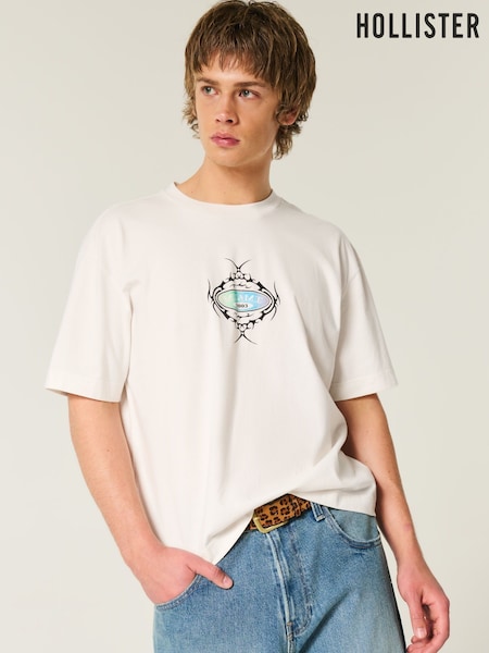 Hollister Boxy Cropped Graphic Print 100% Cotton T-Shirt (W29508) | R$ 180