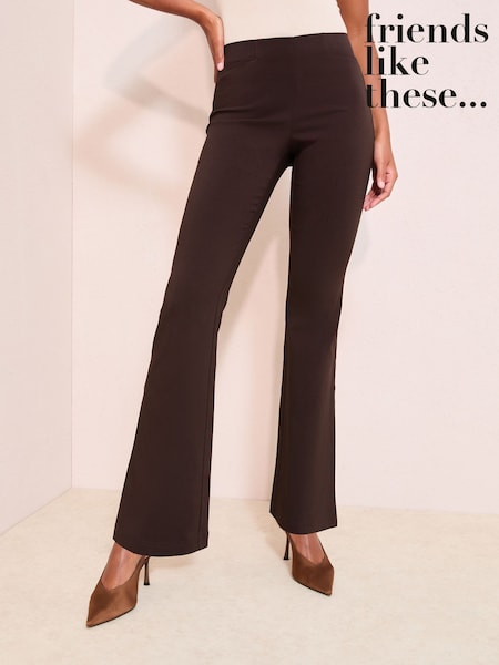 Castanho - Friends Like These Sculpting Stretch Flared Trousers (W29863) | R$ 255