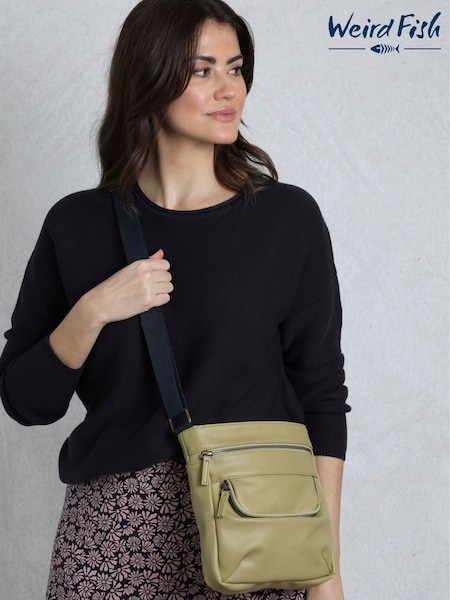 Grön - Weird Fish Tilford Plain Crossbody Bag (W30111) | kr950