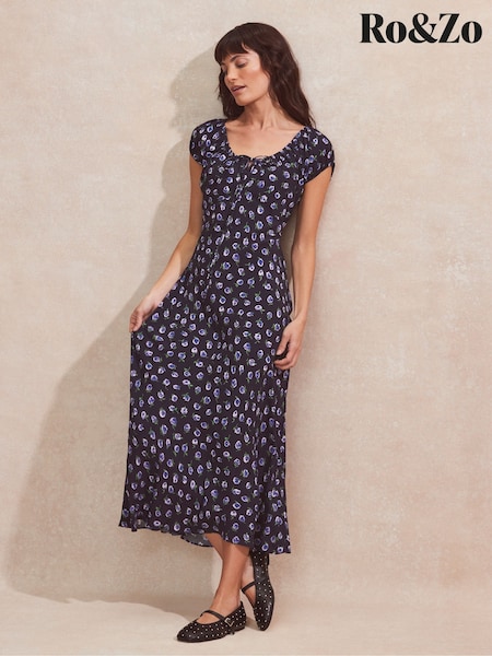 Ro&Zo Blue Petite Floral Gathered Neckline Midi Dress (W31566) | €140