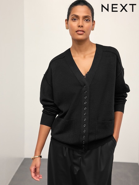 Preto - Supersoft V-Neck Cardigan With Pockets (W32346) | R$ 295