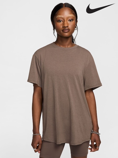 Nike Brown Oversized Dri-FIT One Relaxed T-Shirt (W33007) | €44