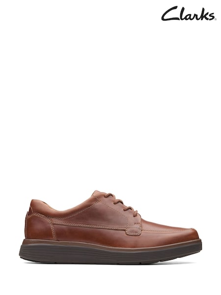 Clarks Brown Standard Fit (F) Lea Un Abode Ease Shoes (W33116) | €141
