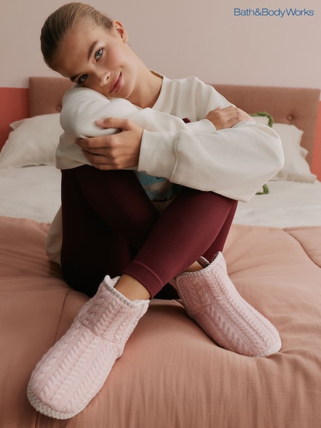 Bath & Body Works Pink Cable Knit Slipper Boots (W35391) | €31.50