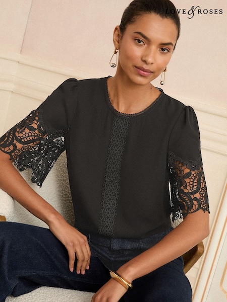 Preto - Love & Roses Crew Neck Lace Short Sleeve Blouse (W47926) | R$ 375