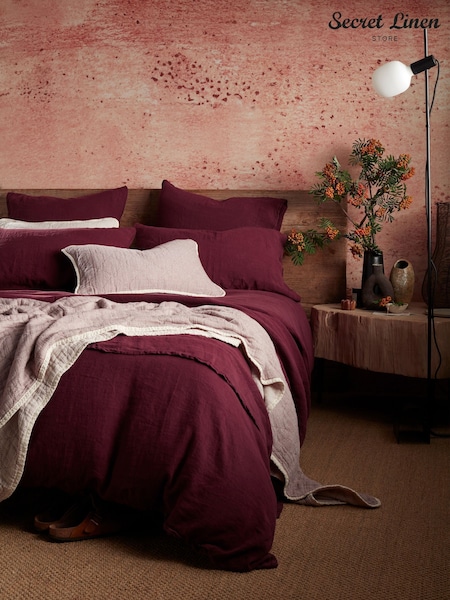 Secret Linen Store Beetroot Lenny Quilted Throw (W51927) | €184