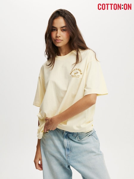 Kirnupiimä Keltainen - Cotton On The Boxy Graphic 100% puuvillainen T-paita (W52182) | €30