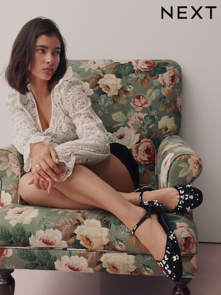 Negro - Forever Comfort® Velvet Embellished Two Part Closed Toe Shoes (W53999) | 59 €