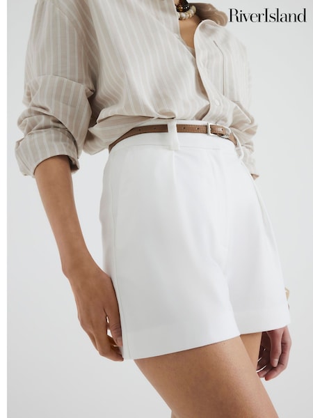 Valkoinen - River Island Longline Belted Shorts (W54068) | €61