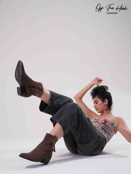 Off The Hook Brown Clapton Suede Leather Ankle Boots (W54108) | €66