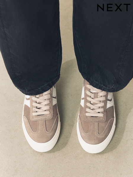 Mocha rjava - Forever Comfort® Suede Side Stripe Skater Lace Up Trainers (W54996) | € 42