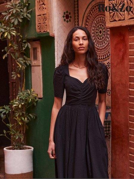 Ro&Zo Black Petite Sweetheart Neck Midi Dress (W56665) | $173