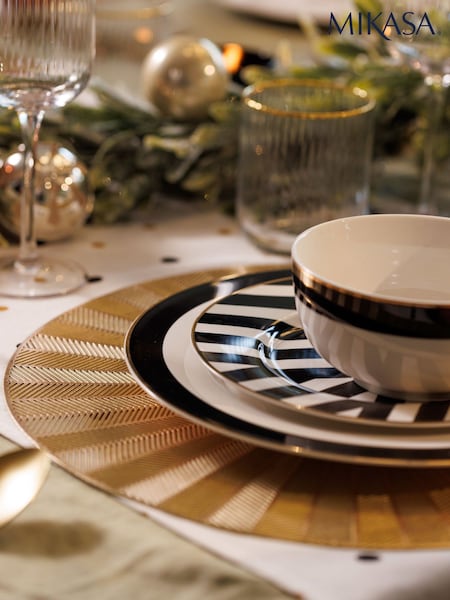 Mikasa 12 Piece White Luxe Deco China Dinnerware Set (W59031) | €143