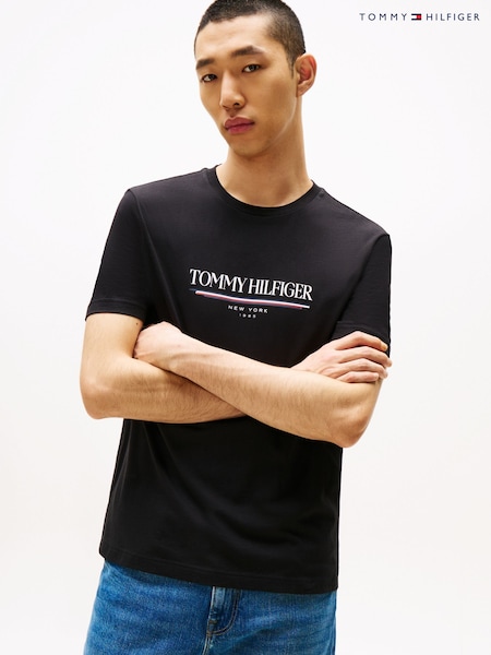 Tommy Hilfiger Black Logo Crew Neck T-Shirt (W59115) | R$ 395