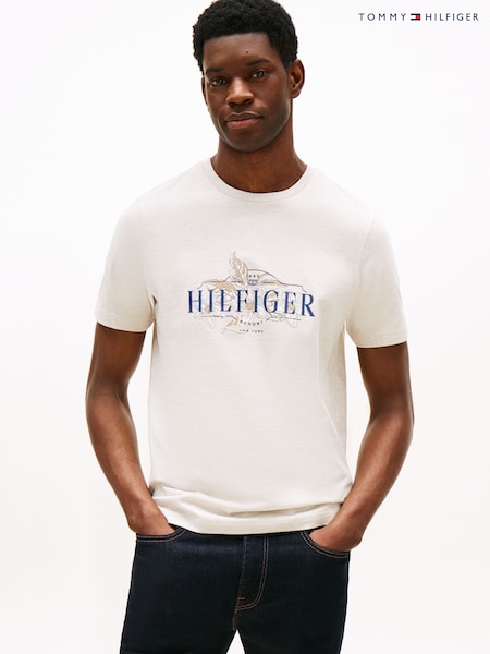 Tommy Hilfiger Sand Regular Fit Short Sleeve T-Shirt (W59123) | R$ 545