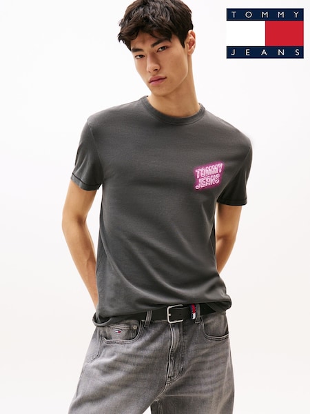 داكن أسود - Tommy Jeans Back Graphic Print Crew Neck T-Shirt (W59139) | ‏233 د.إ.‏