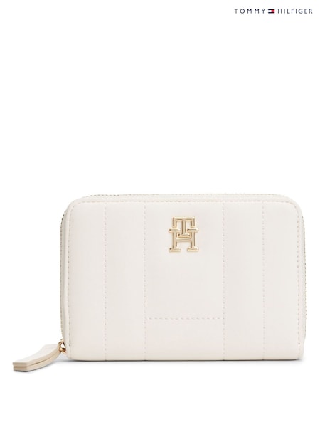 שמנת - Tommy Hilfiger Monogram Flag Quilted Zip-Around Wallet (W60095) | ‏327‏₪