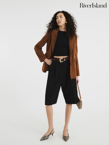 River Island Black Tailored Bermuda Shorts (W60606) | €36
