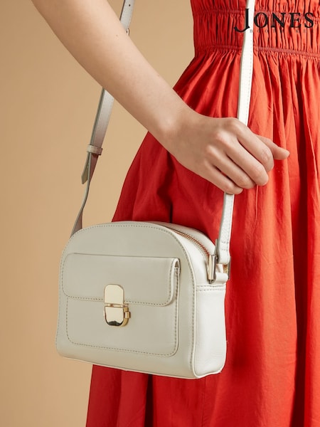 Jones Bootmaker Waterbury Leather Shoulder Bag (W61282) | $156