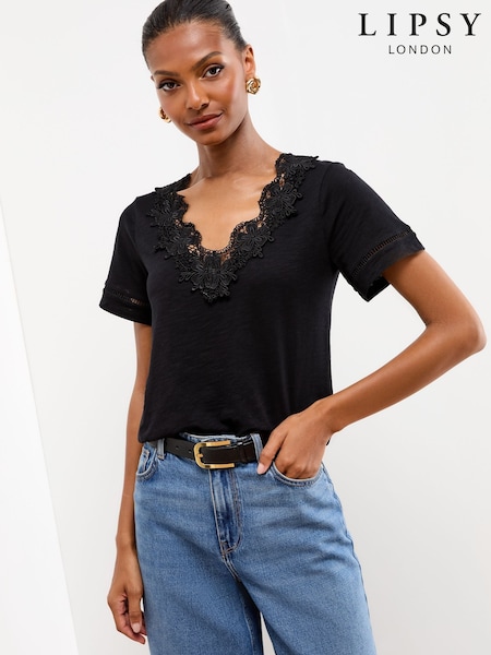 Lipsy Embroidered V-Neck T-Shirt (W65525) | 45 €