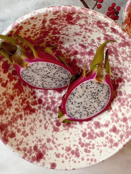 Hot Pottery Cranberry Splatter Salad Bowl (W65649) | R$ 445
