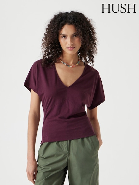 Hush Red Grown On Sleeve V-Neck T-Shirt (W67736) | €51