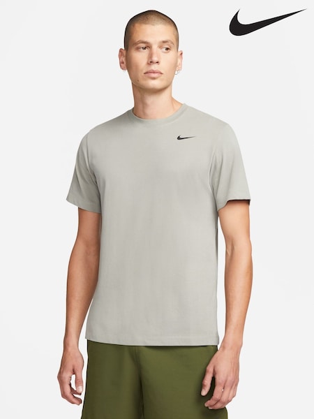 Lys militærgrønn - Nike Dri-FIT Training T-Shirt (W71483) | kr440