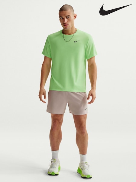 Luz verde - Nike Dri-FIT Miler Running T-Shirt (W71499) | 47 €