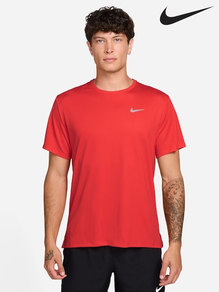 Rojo carmesí - Nike Dri-FIT Miler Running T-Shirt (W71523) | 47 €