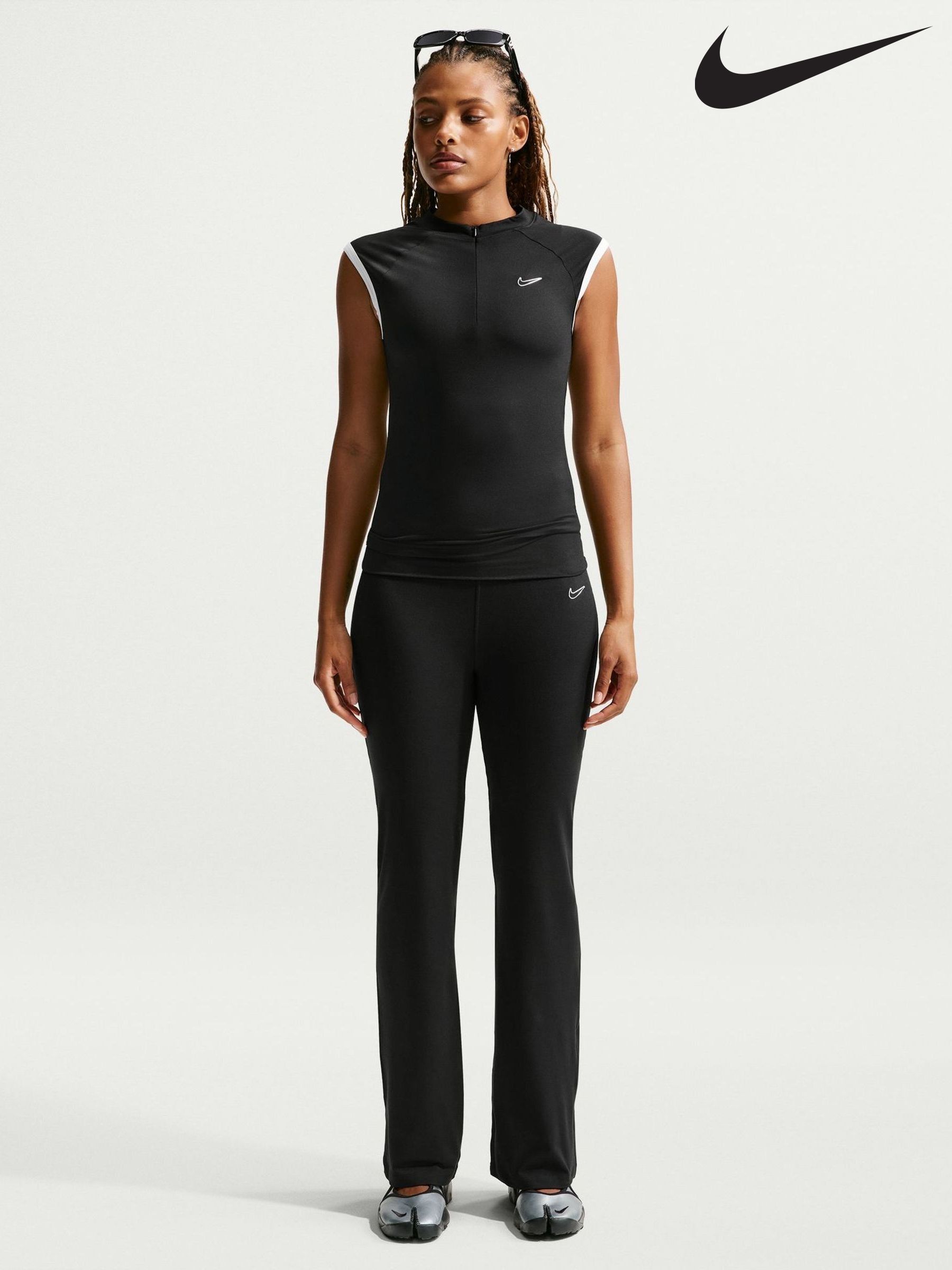 nike essential joggers womens black