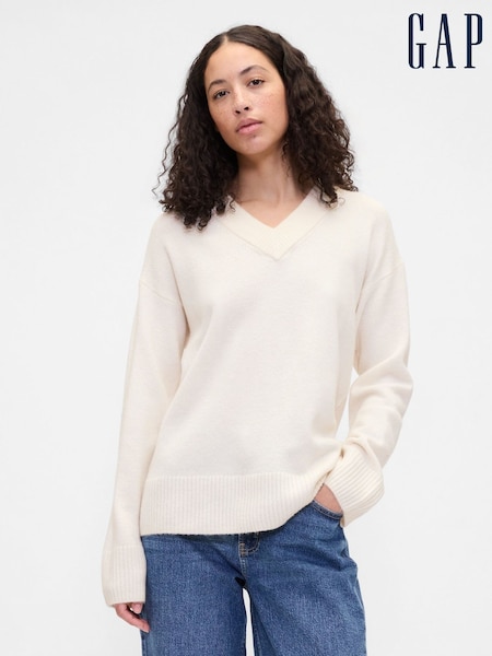 Gap Cream V-Neck Jumper (W73406) | €38