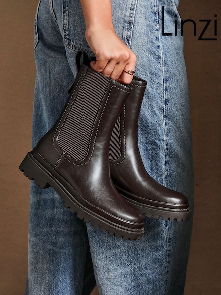 Linzi Brown Command Chunky Sole Chelsea Boots (W74487) | €63.50