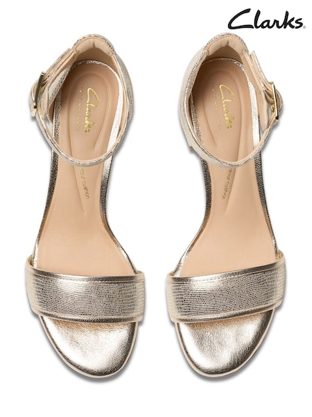 Clarks Gold Ezoria Mae Sandals (W79187) | €93