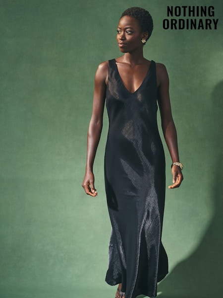 Nothing Ordinary Black Sleeveless Metallic Satin Bias Midi Slip Dress (W84912) | €153.50