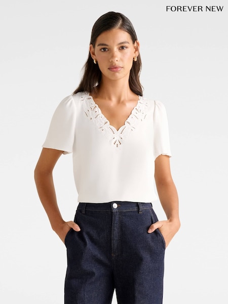 Forever New Luna Embroidery Detail Blouse (W93159) | R$ 545