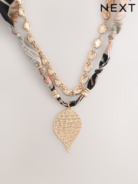 Multi Scarf Leaf Charm Necklace (W94140) | €26.50