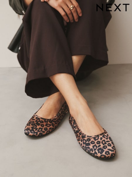 Leopard - Forever Comfort® Round Toe Back Bow Ballerina Flats (W95487) | 39 €