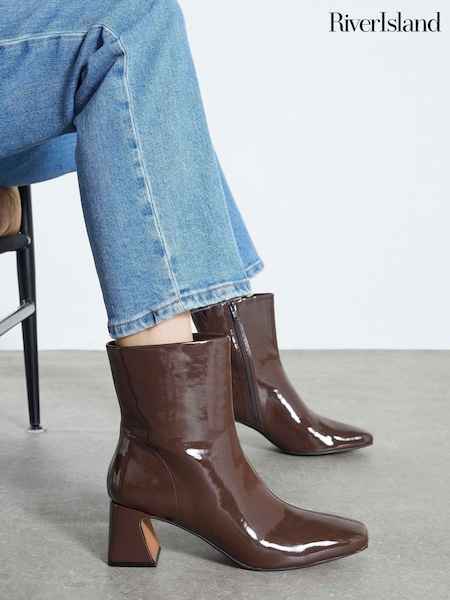 River Island Low Block Patent Ankle Boots (Y00389) | R$ 435
