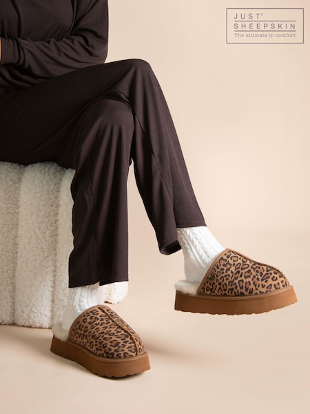 Just Sheepskin Brown Ladies Mabel Sheepskin Platform Mule Slipper (Y03358) | R$ 790