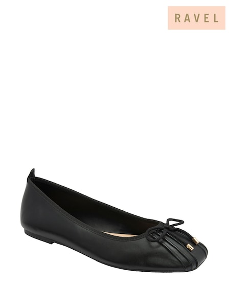 Ravel Ballerina Shoes (Y03790) | R$ 445