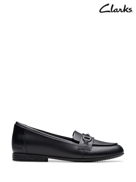 Clarks Black Finja Loafer Older Shoes (Y04020) | €45