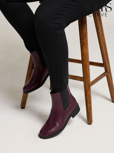 Vermelho - Yours Curve Ankle Chelsea Boots (Y04908) | R$ 335