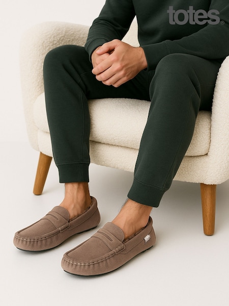 Totes Cream Isotoner Mens Suede Moccasin With Water Repellency (Y06183) | R$ 445