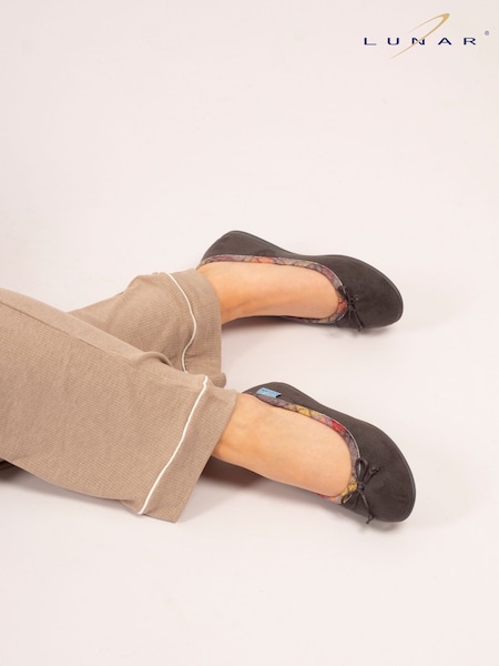 Lunar Grey Bow Tartan Trim Pump Slippers (Y07007) | R$ 325