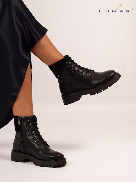 Lunar Dante Chunky Ankle Black Boots (Y07022) | €72