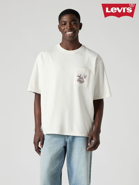 Levi's® Egret Half Sleeve Graphic Pocket LSE Flavor T-Shirt (Y08373) | €53
