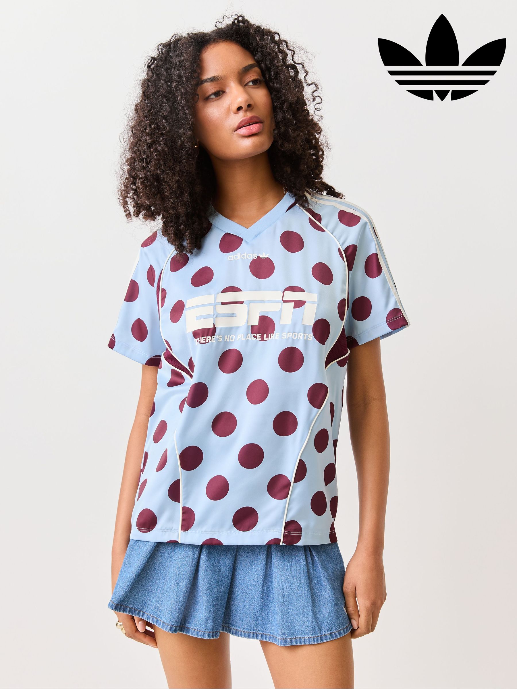 Buy Women's Tops Graphic V-Neck Online | Next Brazil